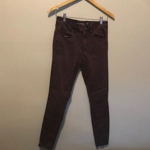 Plum pants size 6 from American eagle so comfy